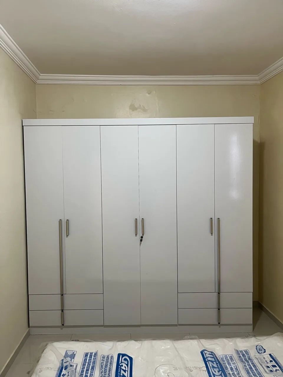 Guarda-Roupa 6 portas