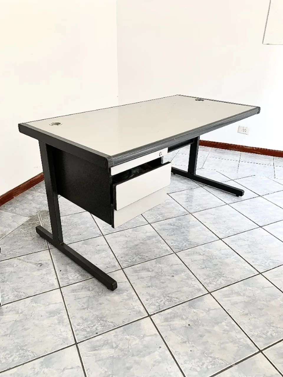 Mesa de Escritório - 74x140cm