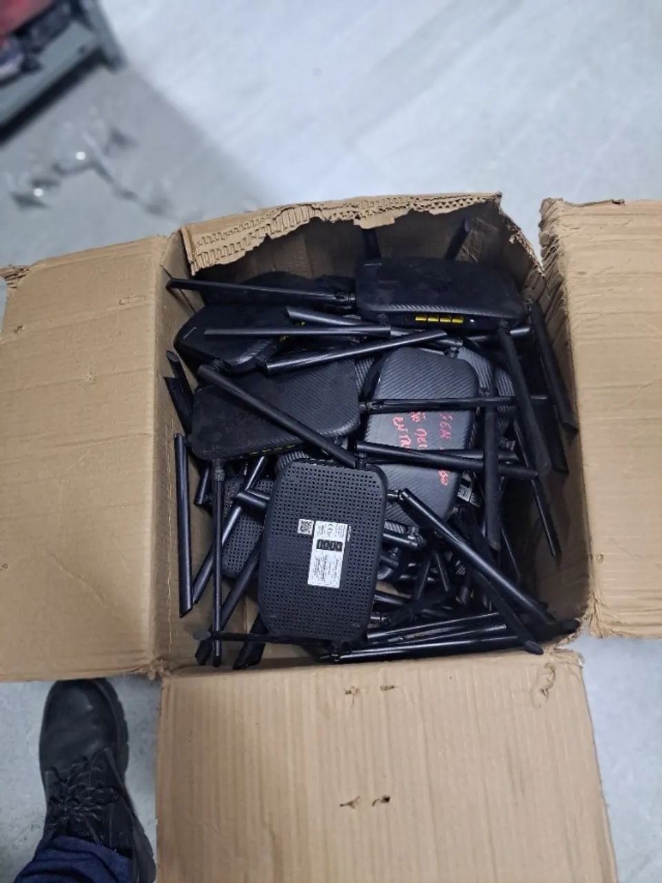 ? ROTEADOR MULTILASER RE015 COM DEFEITO ? IDEAL PATA RETIRADA PEÇAS CONCERTOS OU TCN - Foto 2