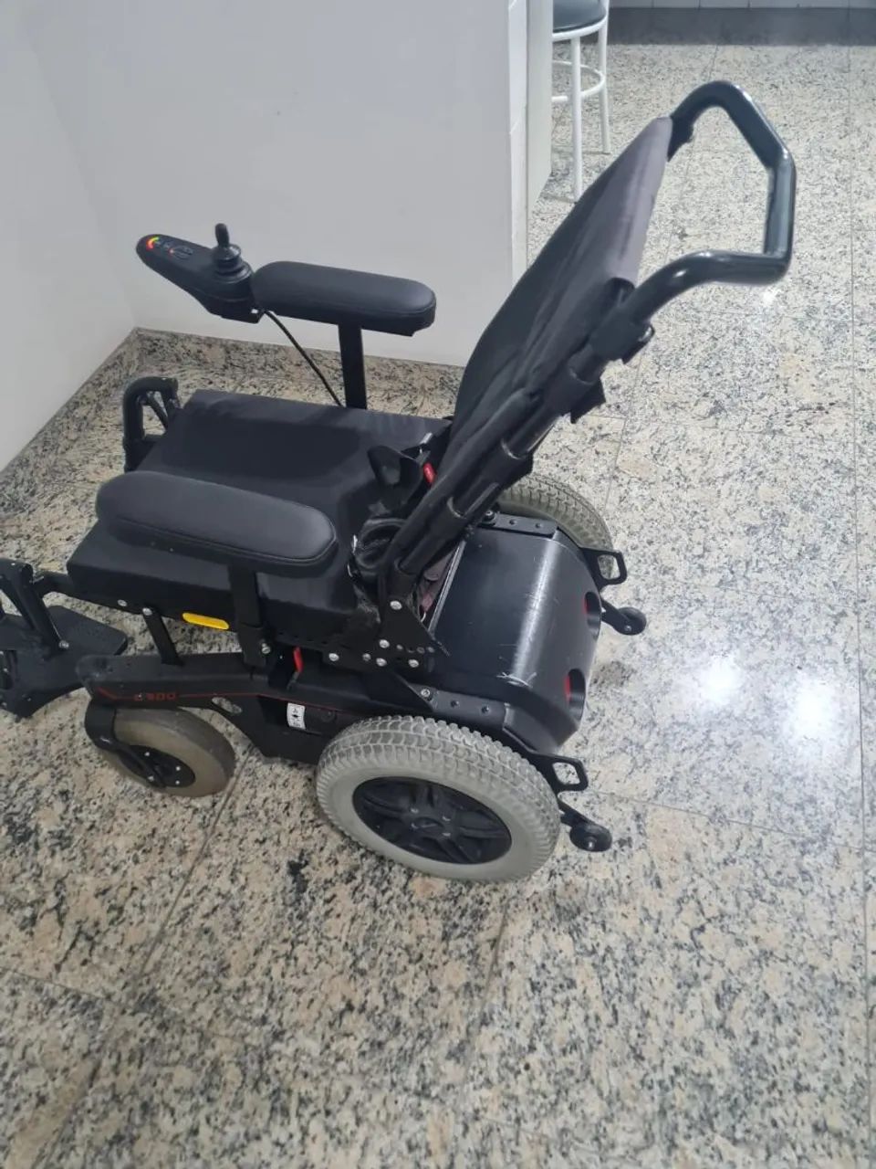 Cadeira de rodas motorizada  - Foto 3