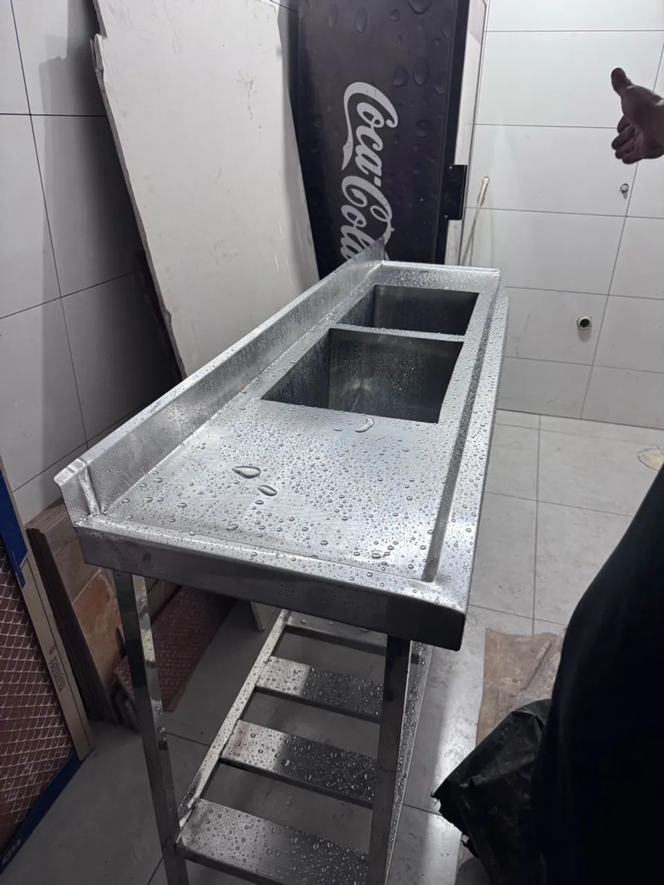 BANCADAS E MESAS EM AÇO INOX SOB MEDIDA - Foto 2