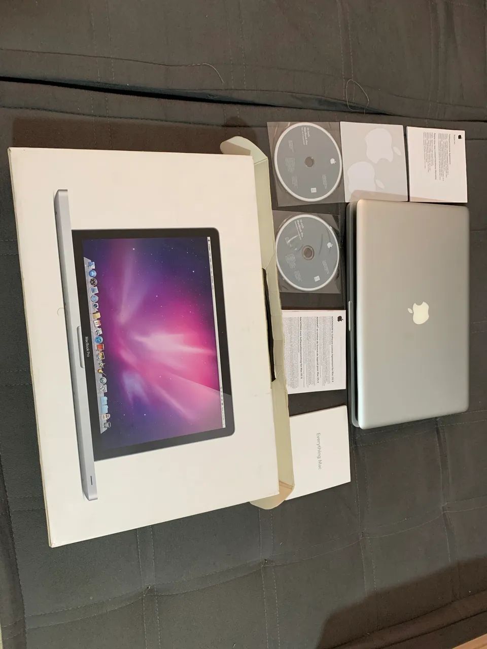 MacBook Pro (LEIA)