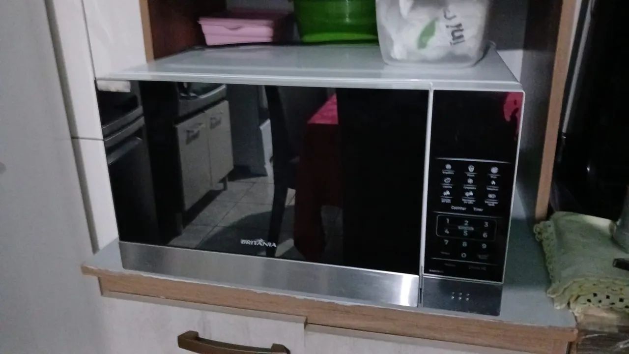 Microondas Britânia 28 litros 