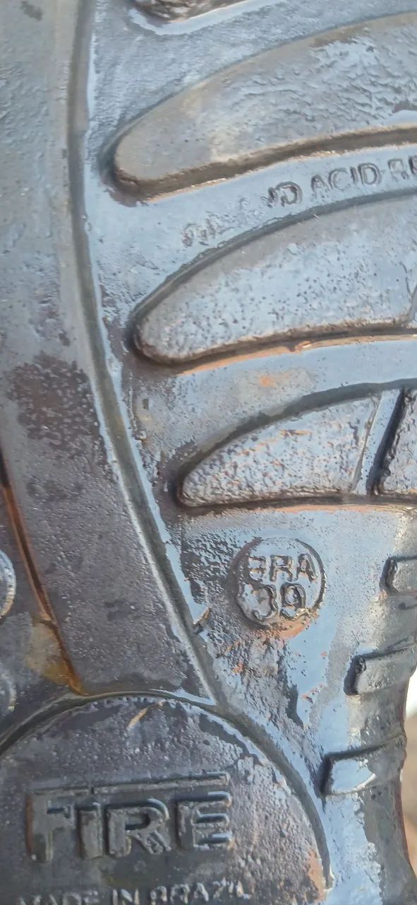 Bota masculina tamanho 39 - Foto 4