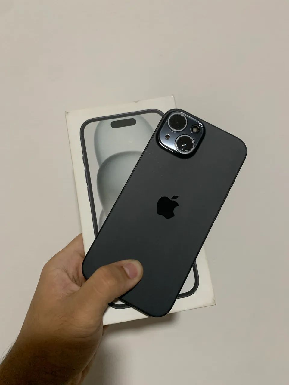 iPhone 15 em perfeito estado 
