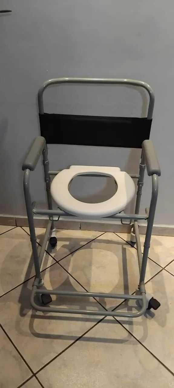 Cadeira de Banho Dellamed 120 Kg - Foto 3