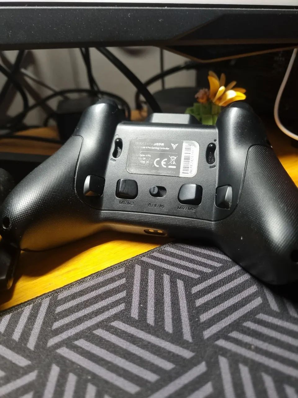 Controle Flydigi Vader 4 Pro com Base de Carregamento - Foto 4