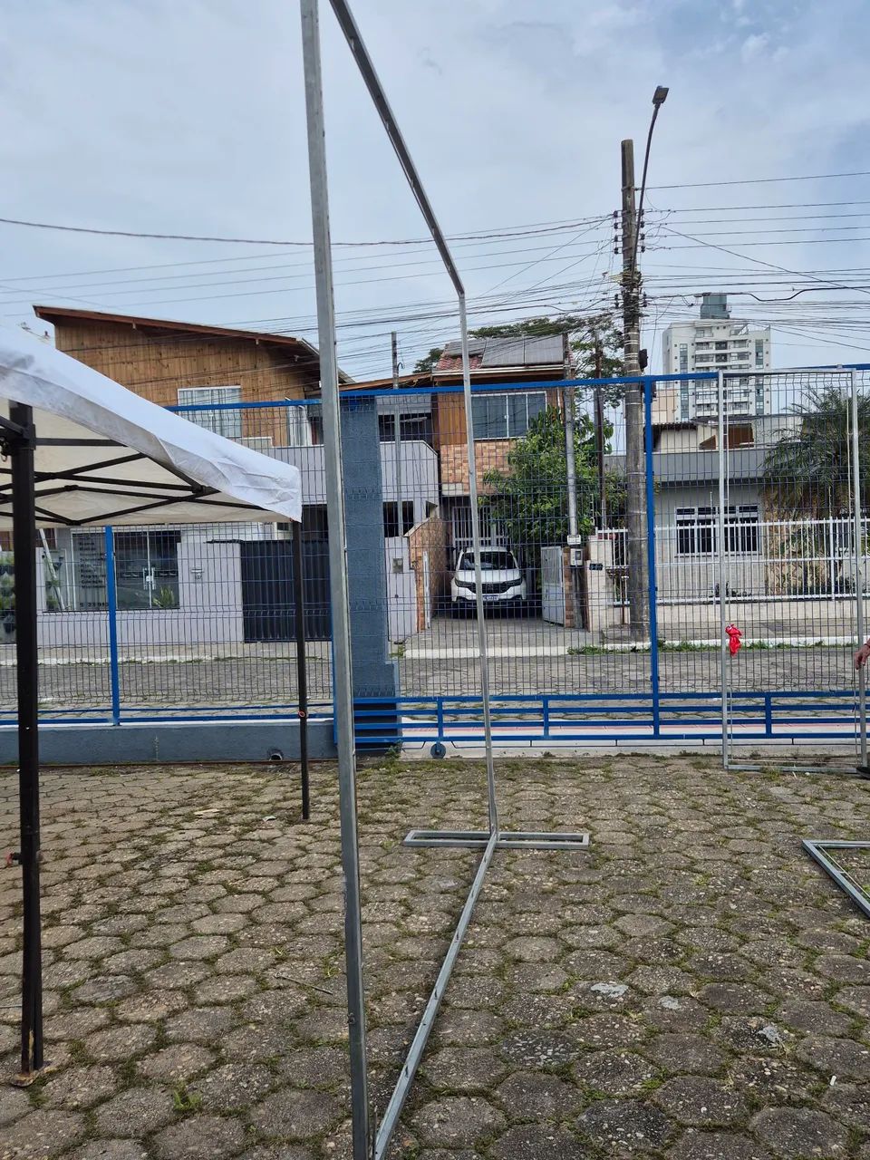 Vendo Tenda, Suporte para Baners e Bikes. - Foto 2