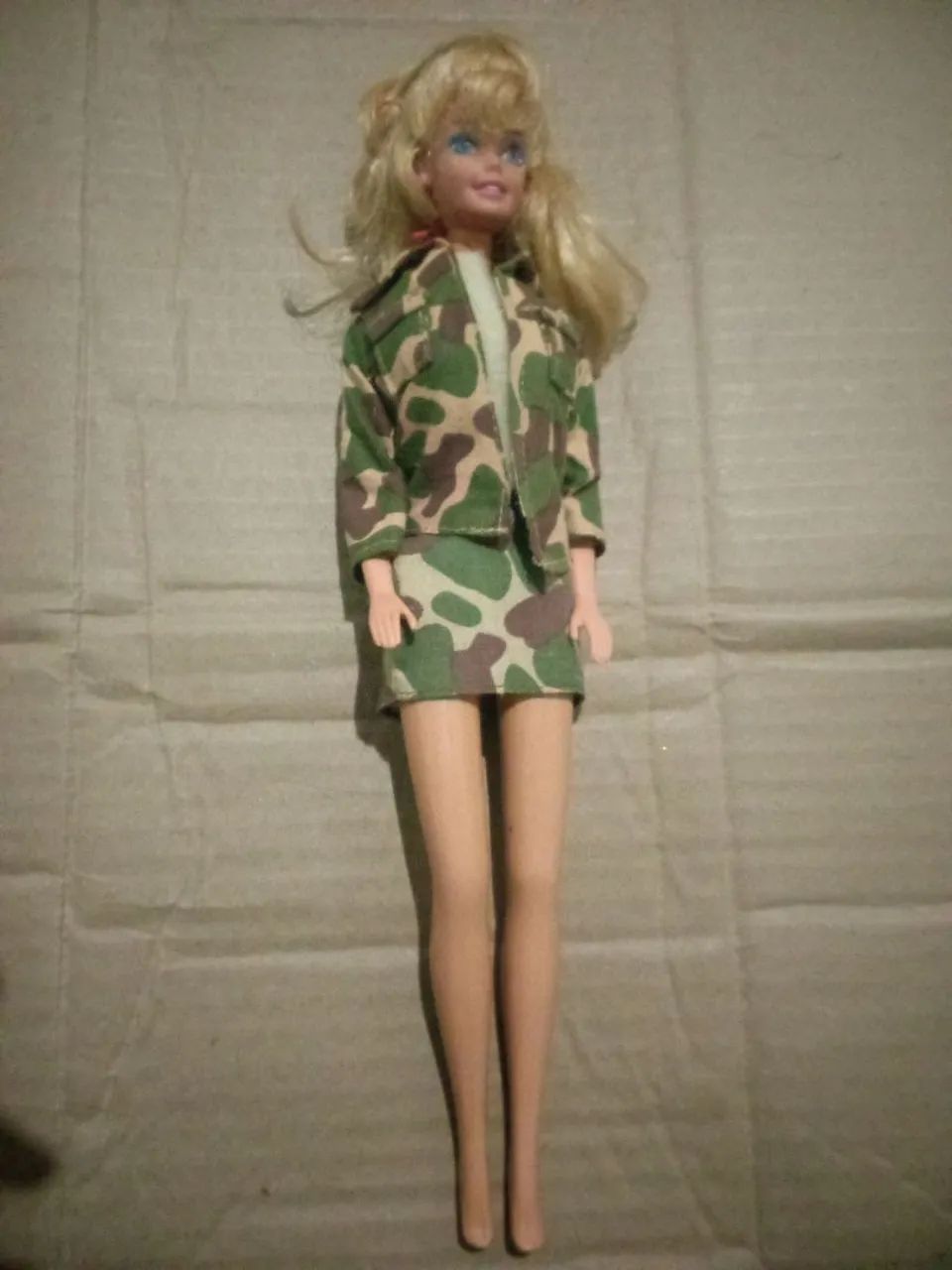 Boneca Barbie Mattel roupa do exercito - Foto 2