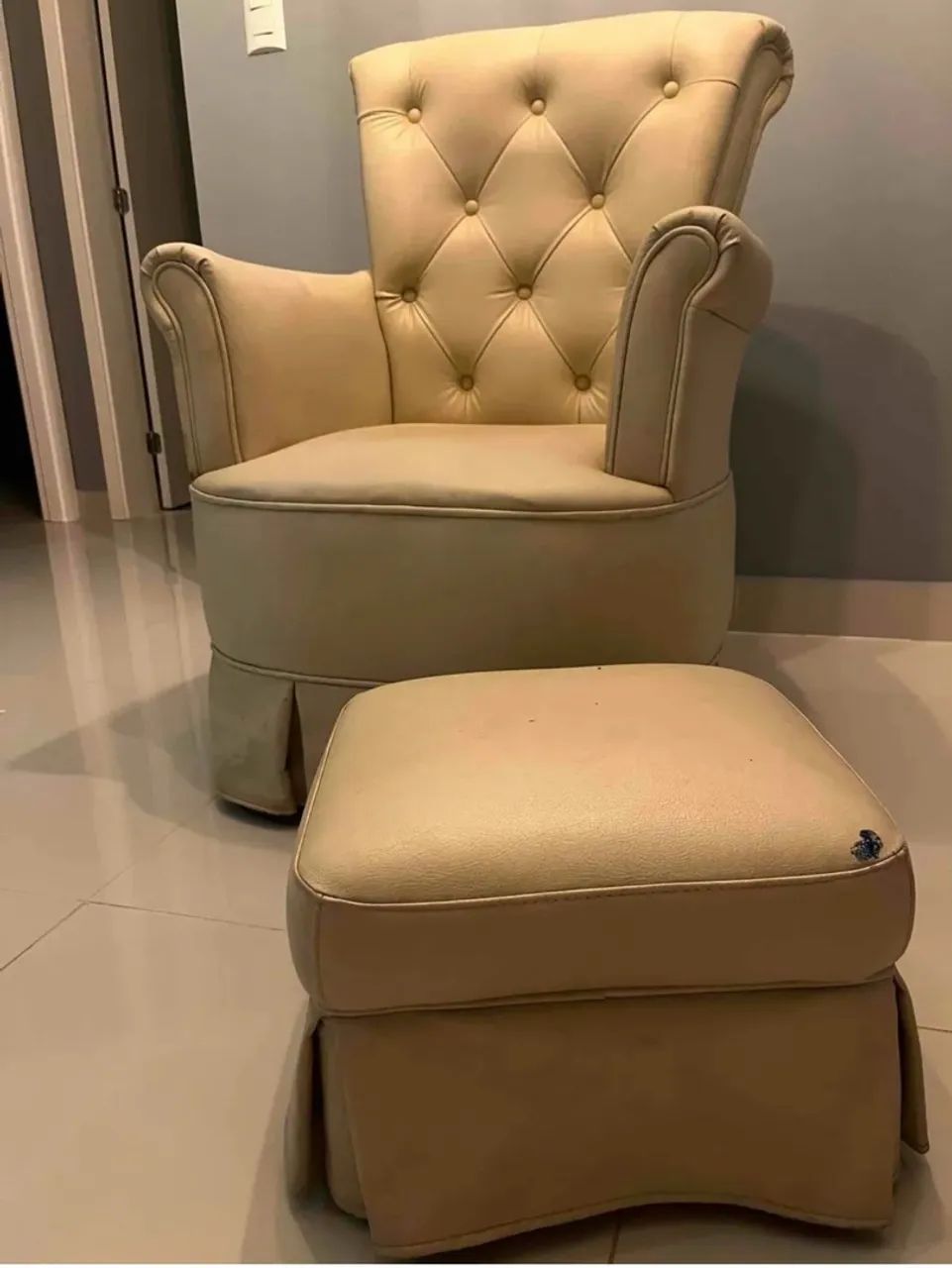 Poltrona de amamentar com balanço 