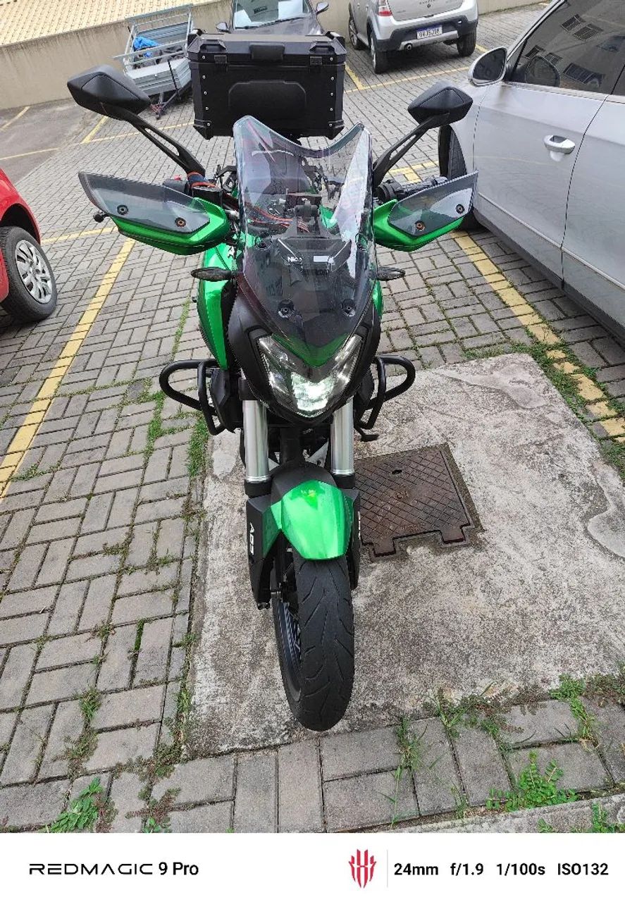 Bajaj dominar  400