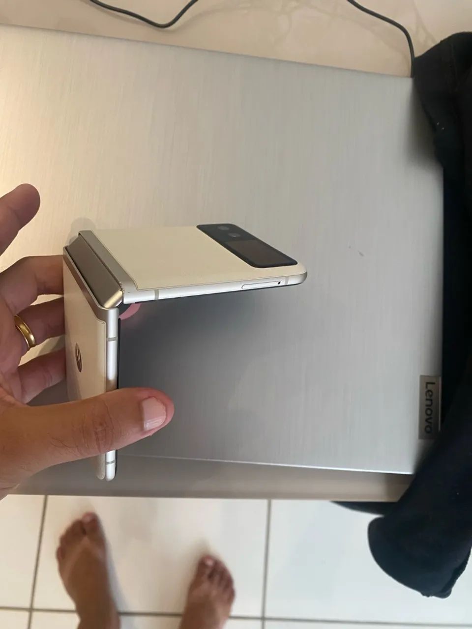 Vendo Motorola RAZR 40 Leia Anúncio  - Foto 4