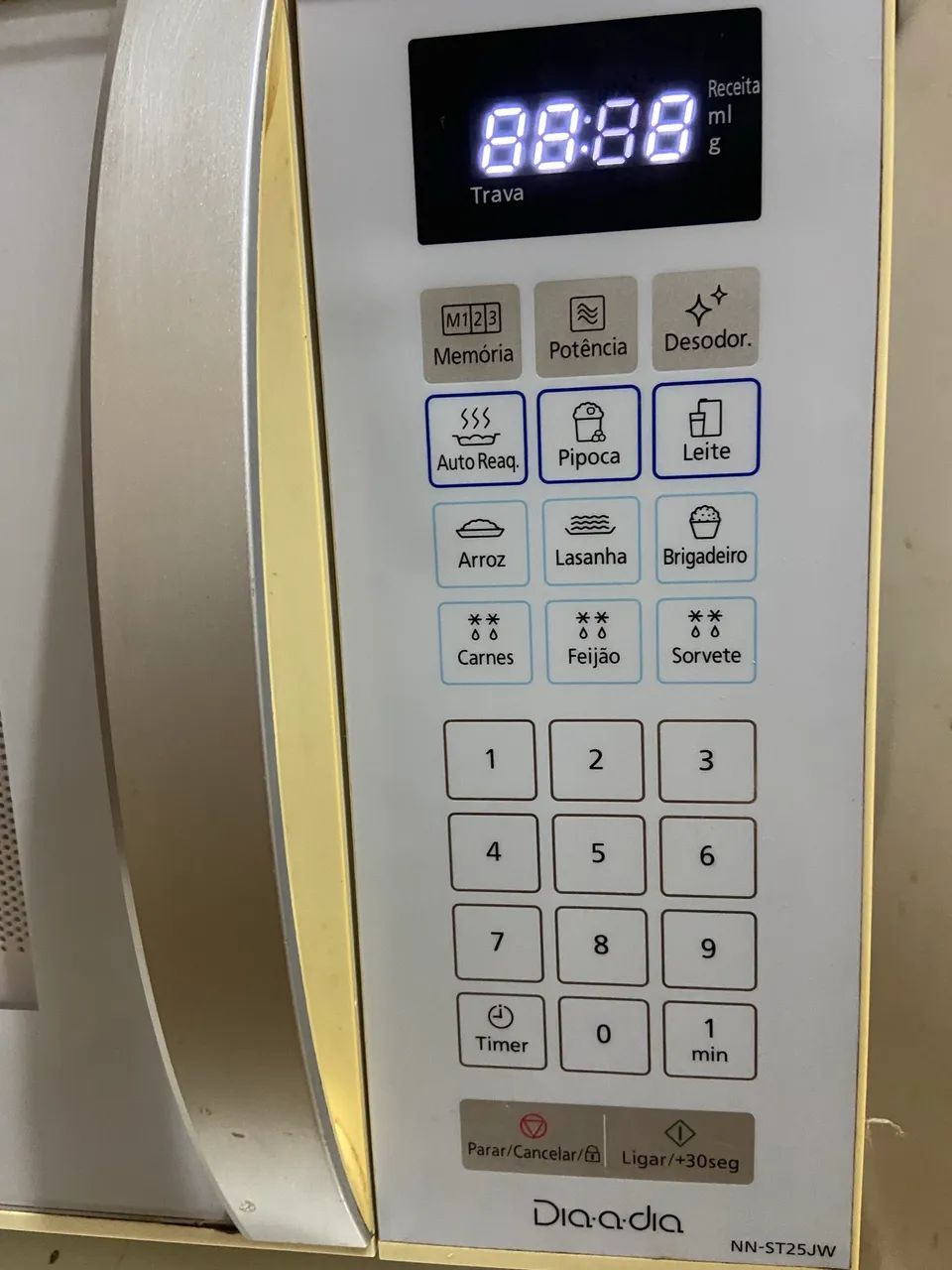 Micro-ondas Panasonic 21L - Ótimo estado e funcionando perfeitamente - Foto 4
