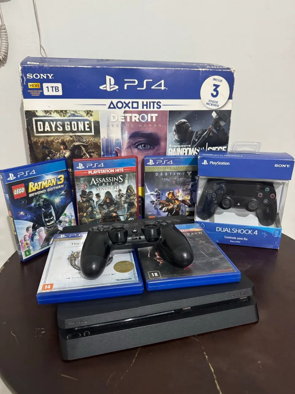 PS4 SLIM 1TB 2 controles - Foto 2