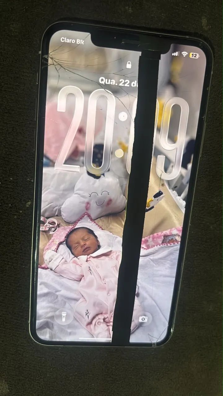 Vendo ou troco iPhone 11 pro max  - Foto 2