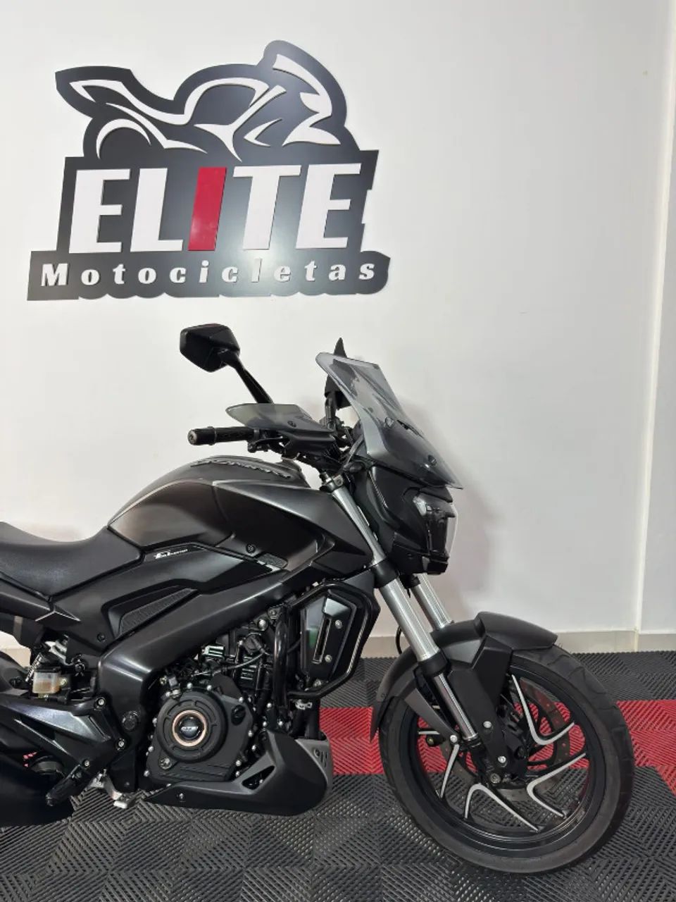 BAJAJ DOMINAR D400T 2023 PRETA  - Foto 2