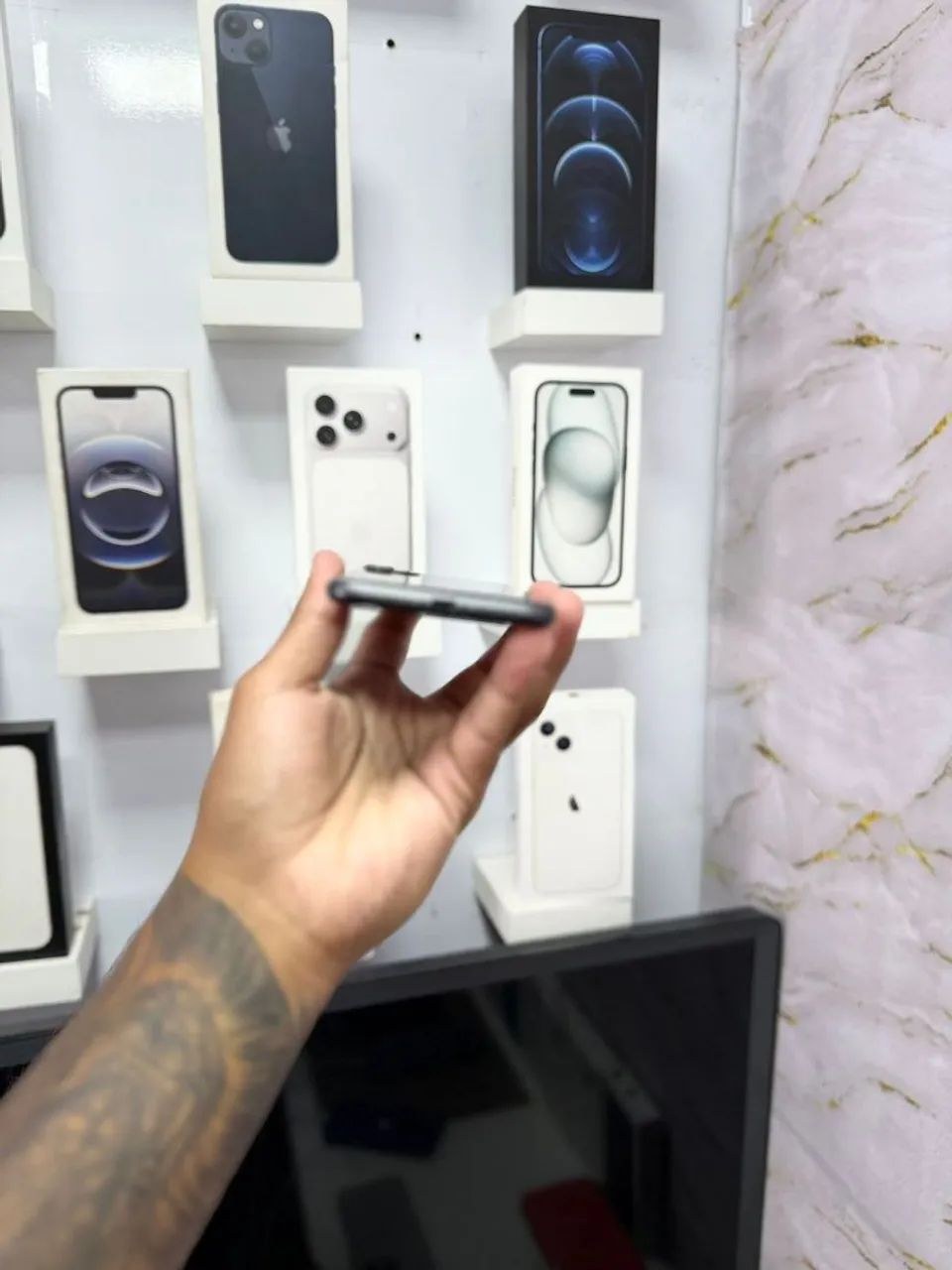 IPHONE 11 64GB<br>R$ 999,00 MUITO TOP - Foto 4