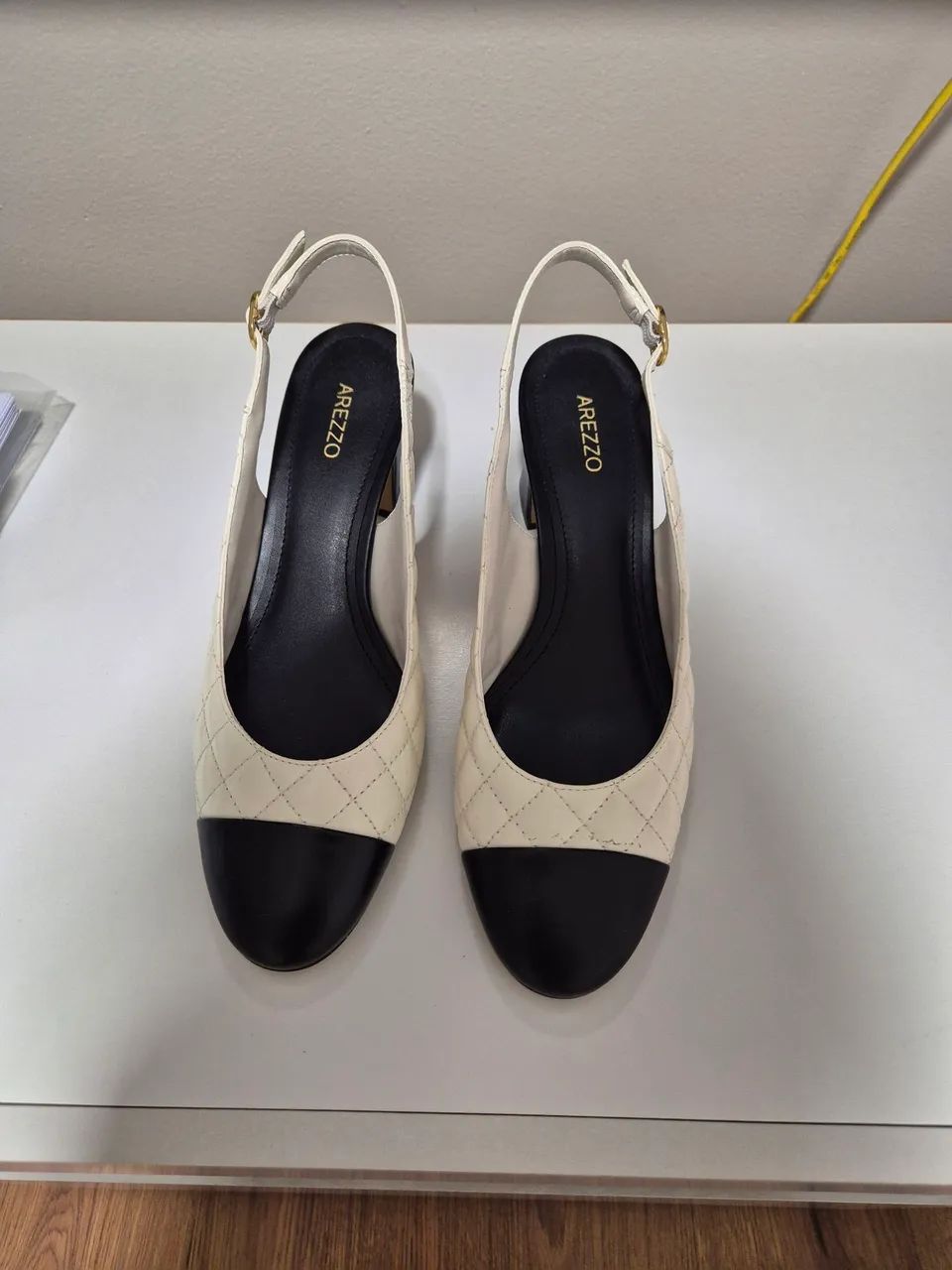 Scarpin slingback arezzo