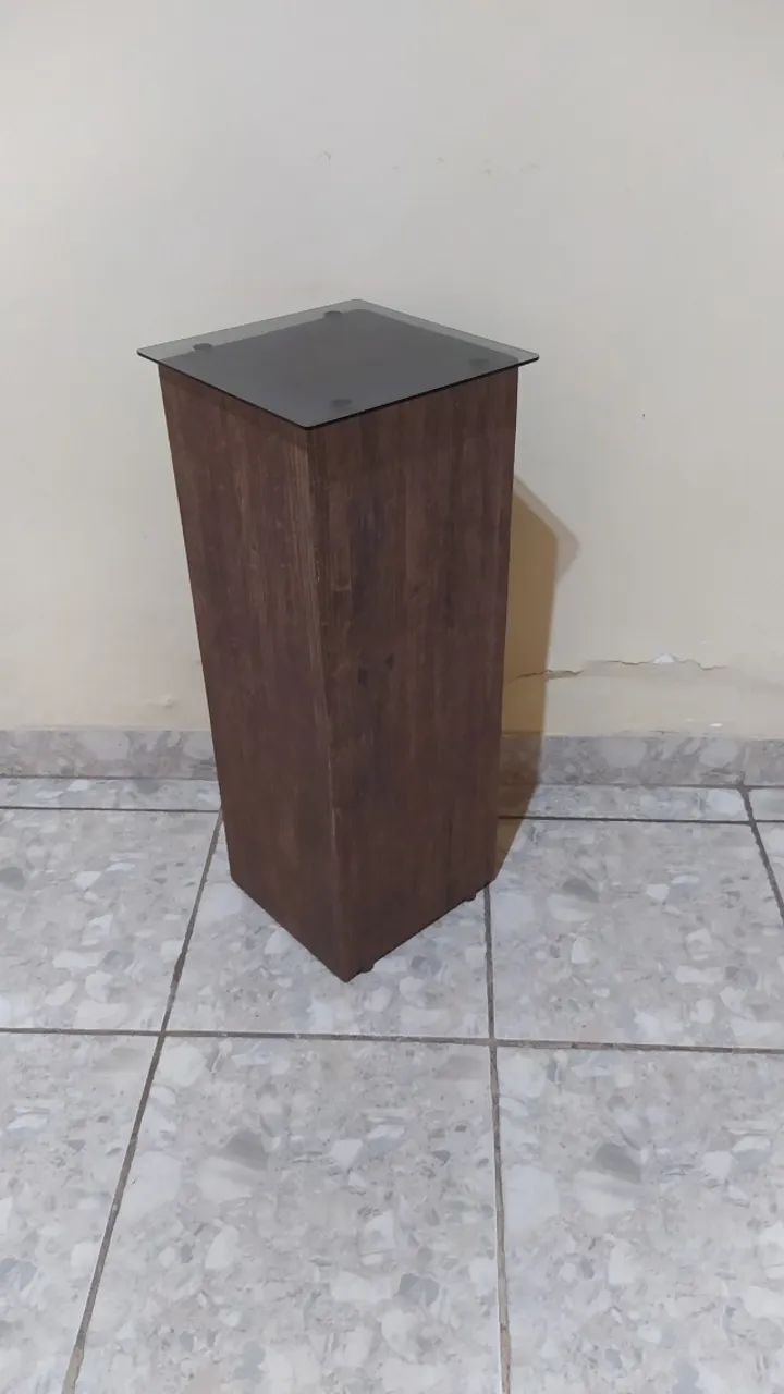 Pilastra / Mesa de Canto / Suporte