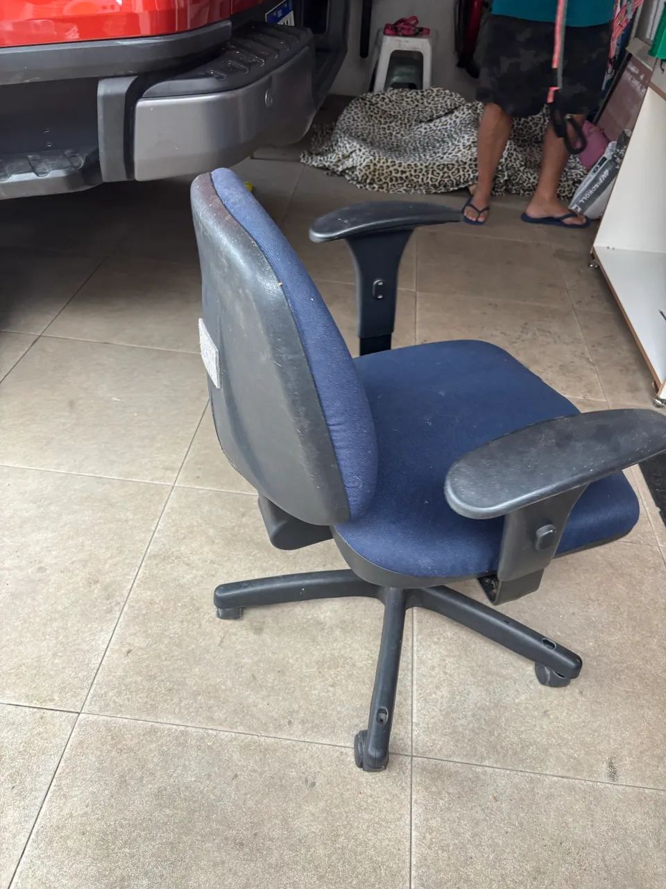Cadeira de escritório super resistente - Foto 2