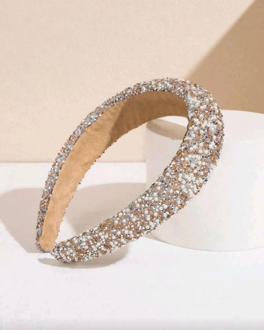 Tiara Feminina Luxo com Strass e Pérolas 55 Reais