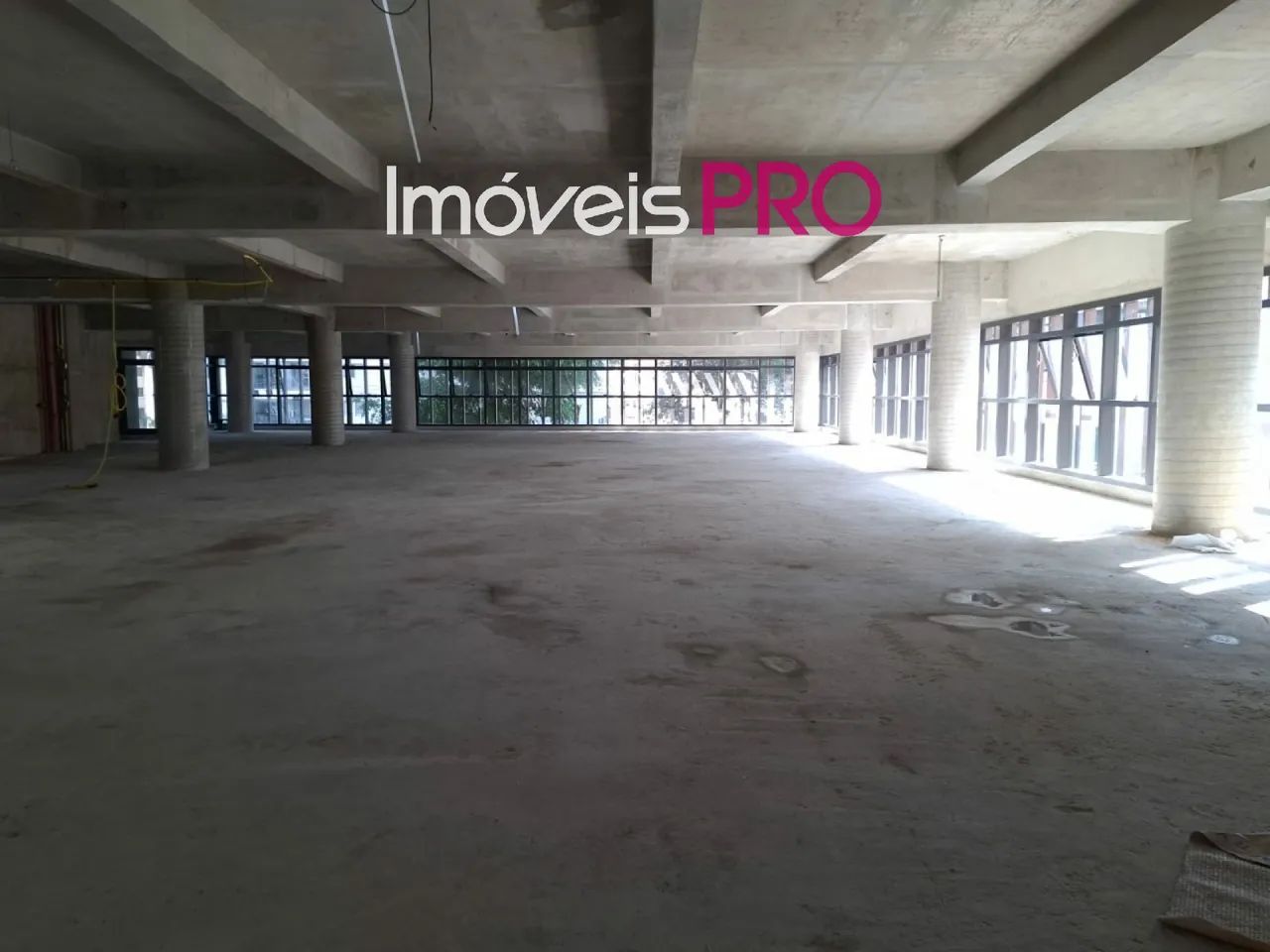 Prédio comercial de 2 andares - Foto 4