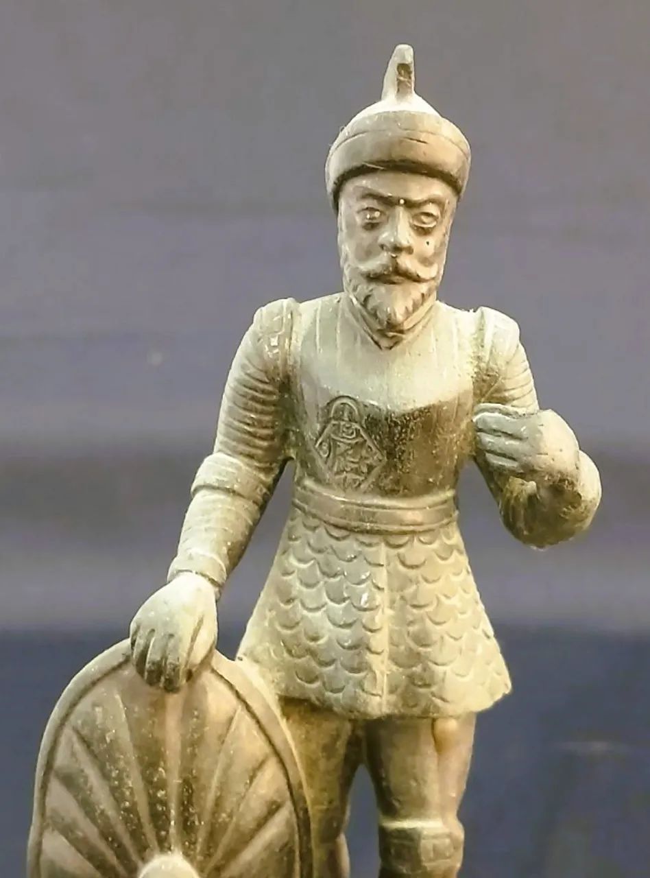 Grande Escultura bronze maciço cinzelado Guerreiro Samurai Japão Meados Século XX - Foto 2
