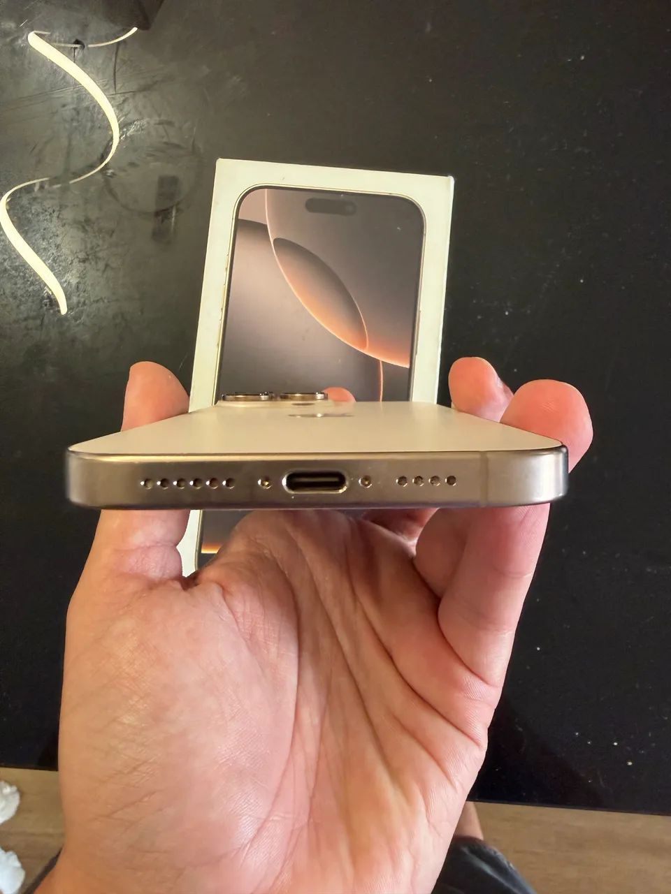 iPhone 16 pro Max 256GB completo com caixa e cabo original - Foto 2