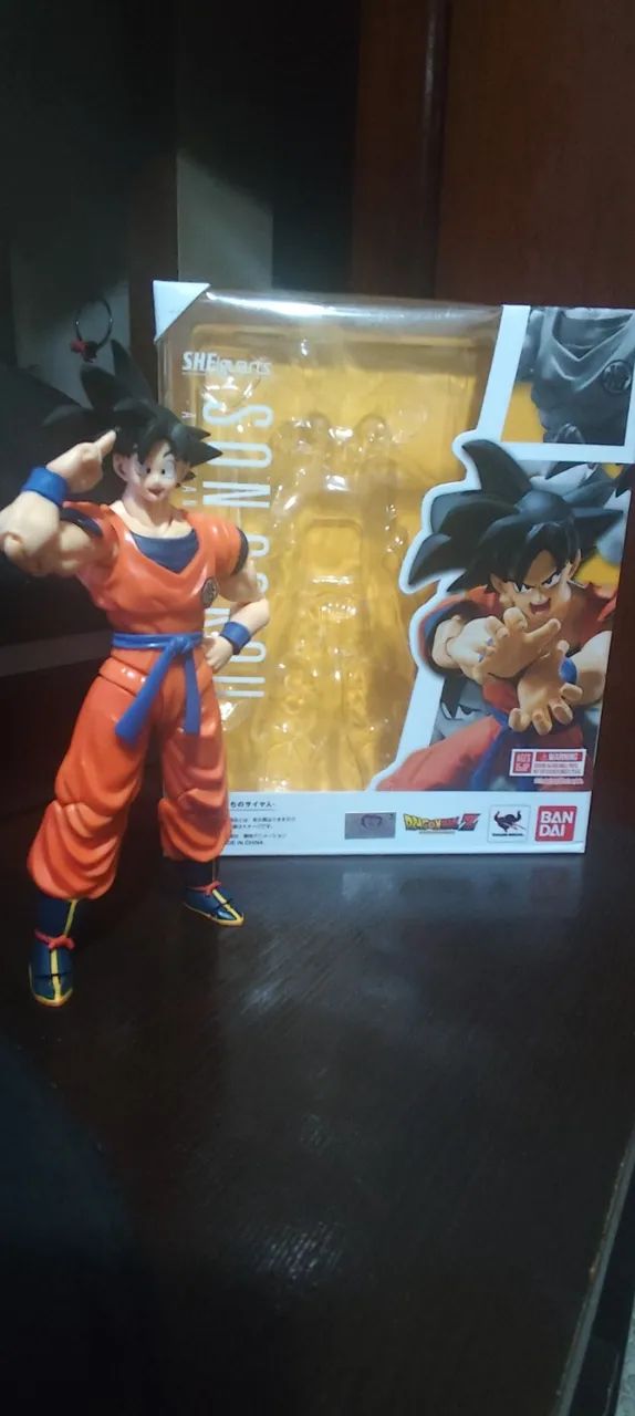 Action figure Goku Raised On Earth Shfiguarts
