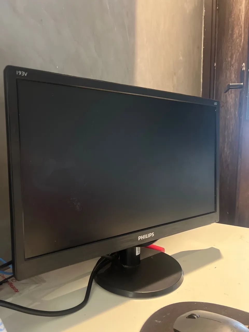 Monitor LED 18,5" Philips HDMI - Modelo 193V5L (Usado) - Foto 3