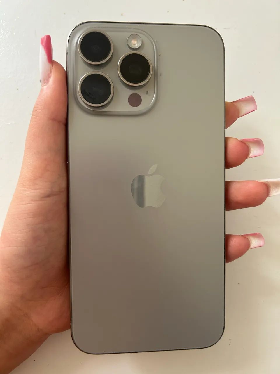 iPhone 15 Pro Max Prata 