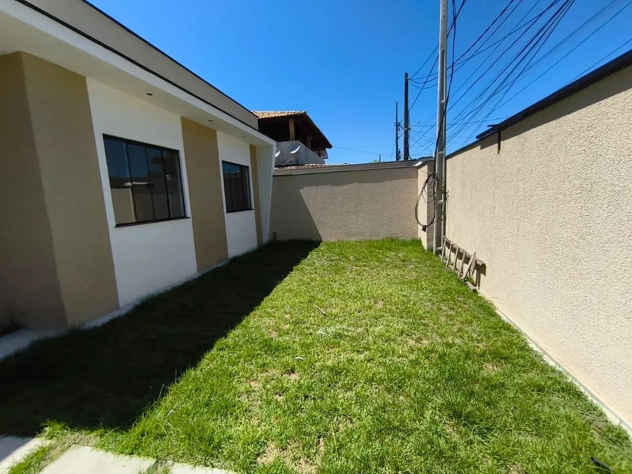 CASA LINEAR NOVA NO BAIRRO ENSEADA DAS GAIVOTAS- RIO DAS OSTRAS. 3 QUARTOS