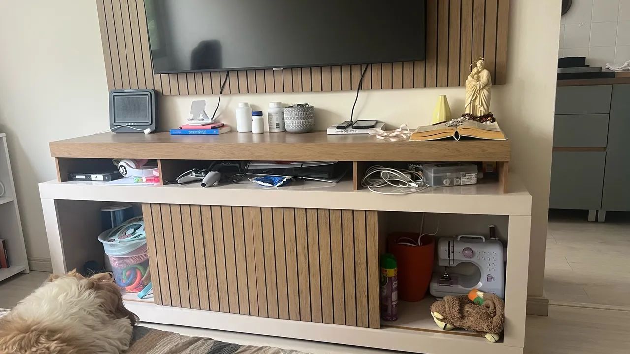 Rack para TV 1,80m Off White e Amadeirado Ripad