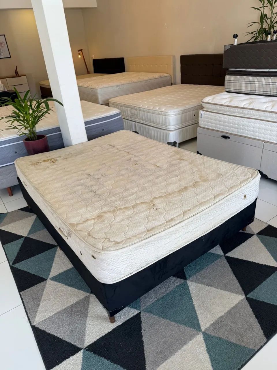 Cama de Casal USADA BASE + COLCHÃO MOLAS - Entrego! 
