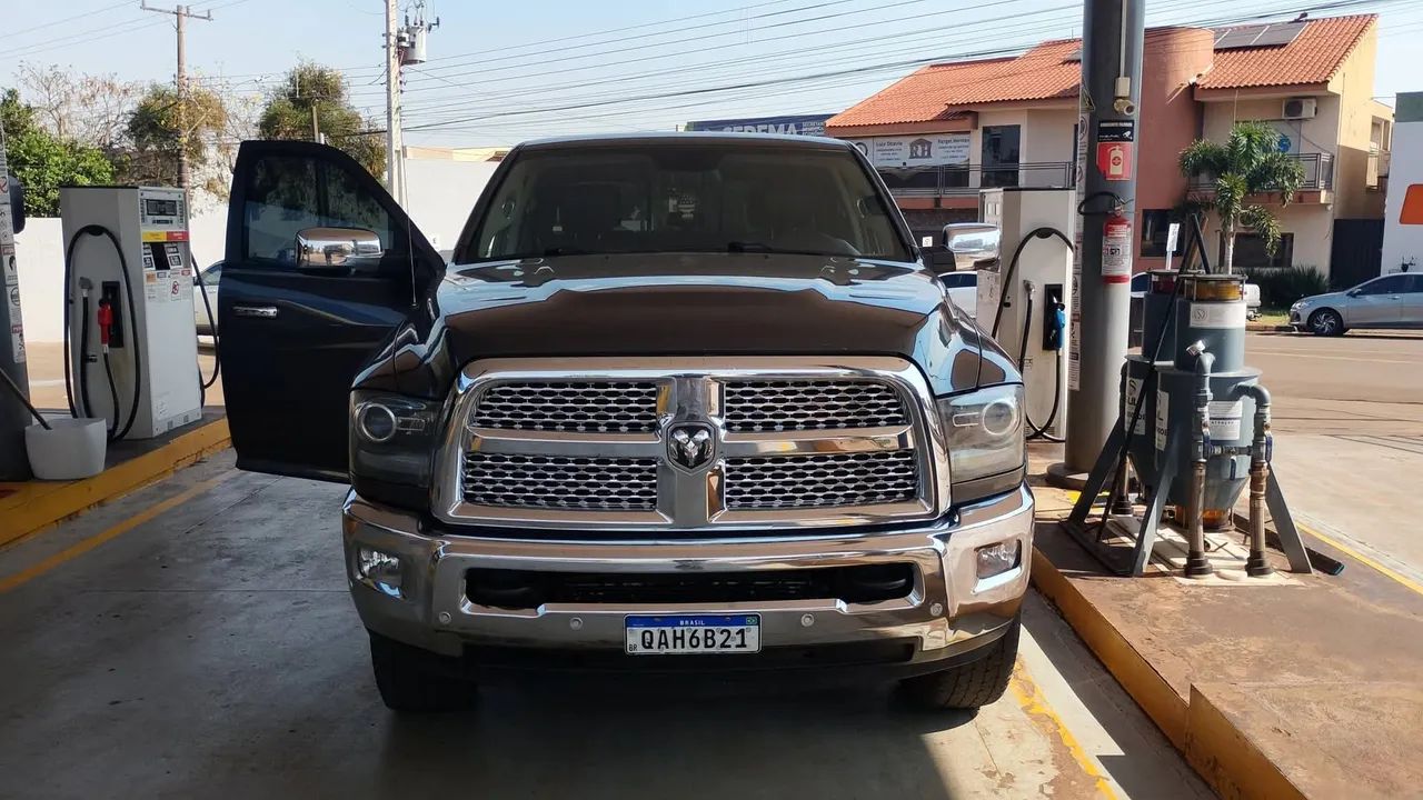Ram 2500 2500 LARAMIE 6.7 TDI CD 4x4 Diesel 2017