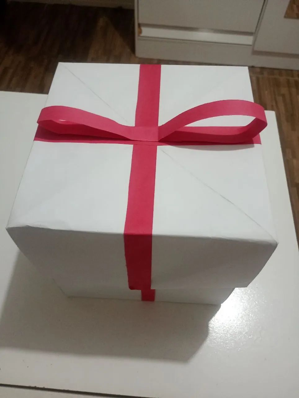 Caixa customizada com 2 pelúcias do FNAF (Foxy e Mangle)