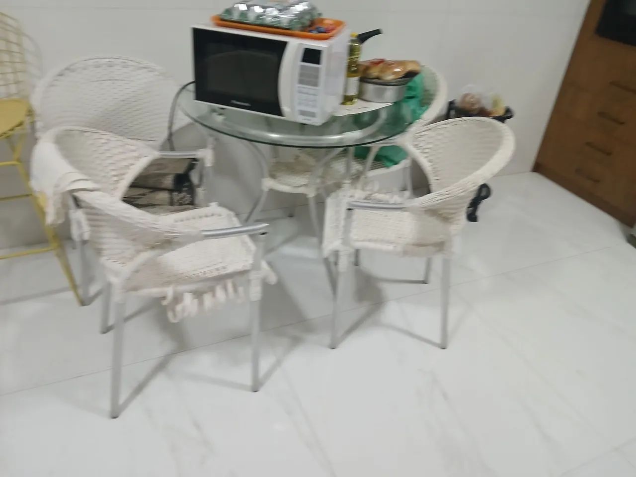 Mesa de vidro pra area externa piscina etc