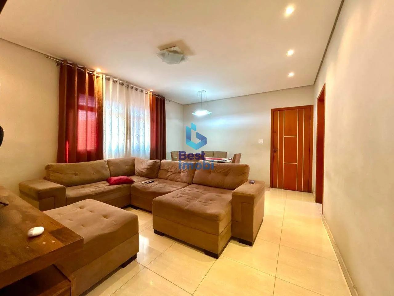 Apartamento à Venda no Jardim Industrial com 3 Quartos e Suíte
