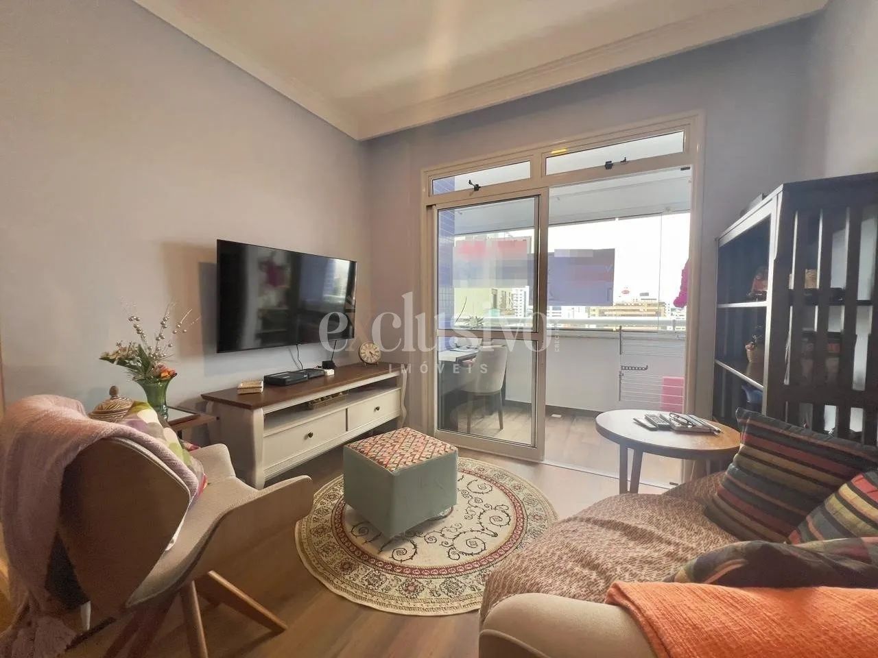 2 dormitórios em andar alto e próximo ao comércio - Foto 2