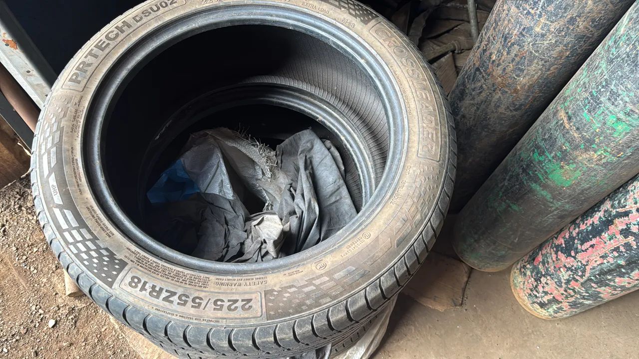 Vendo 4 pneus 255/55 Z R18