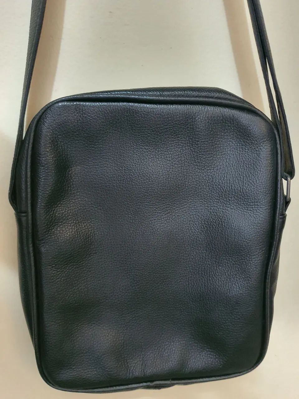 SHOULDER BAG OU BOLSA TRANSVERSAL MASCULINA EM COURO LEGITIMO - Foto 3