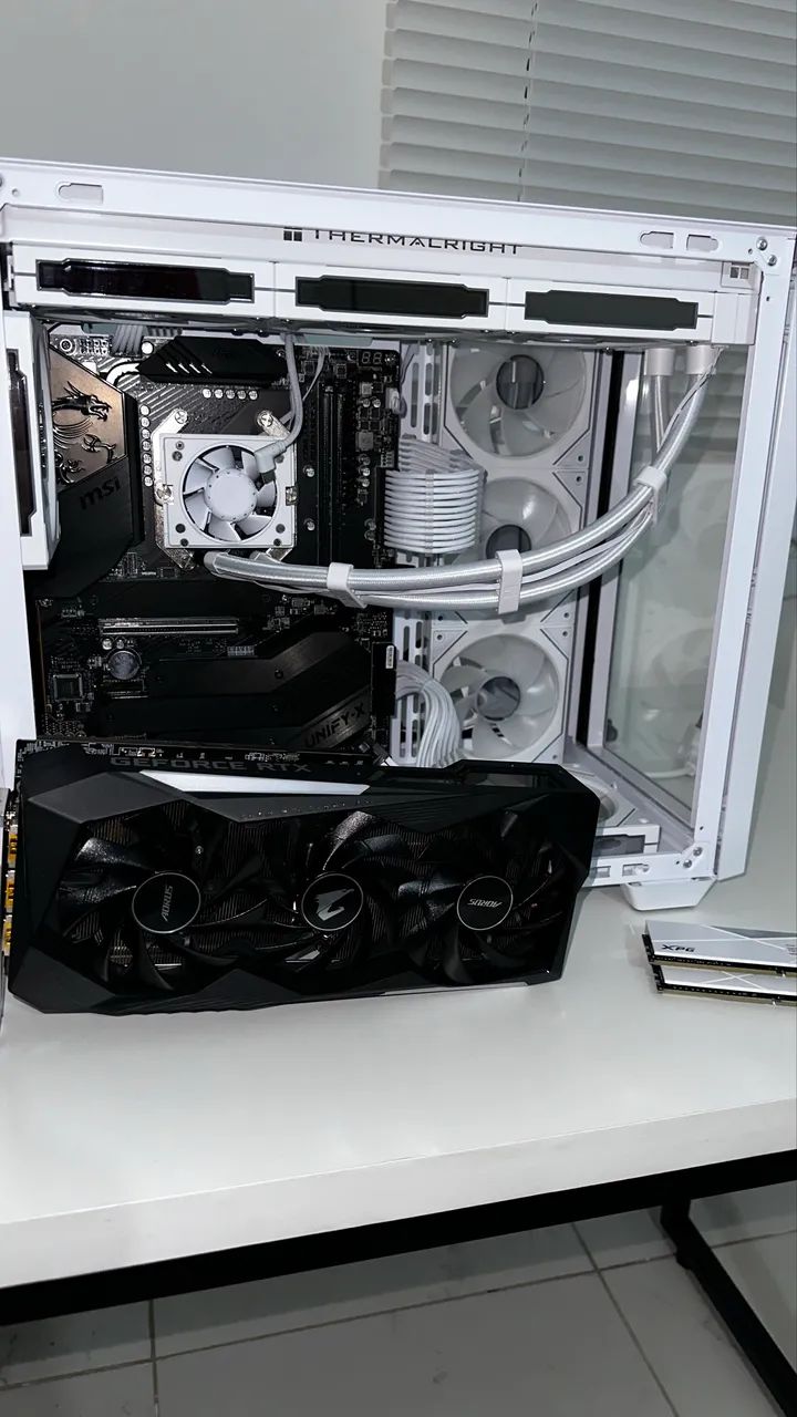 B550 Unify x única no Br