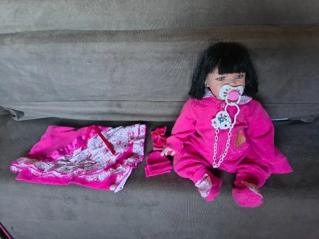 Bebê Reborn Com o Berço Completo. - Foto 3