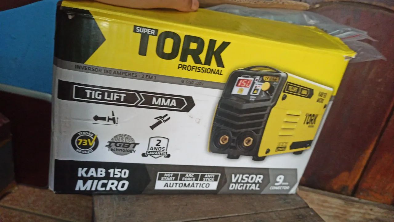 É máquina de solda 