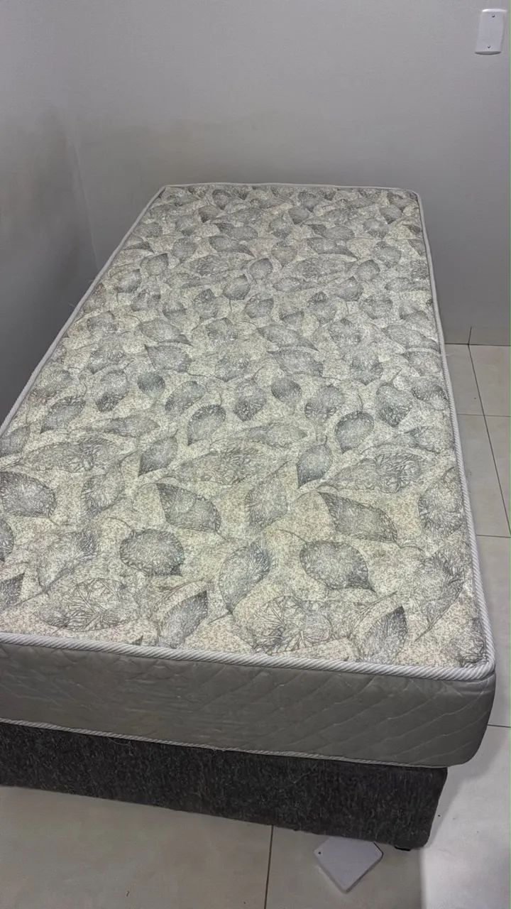 Vende-se cama de solteiro 