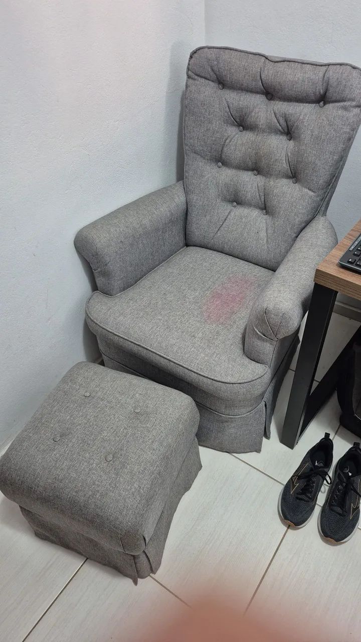 Cadeira de amamentação + puff