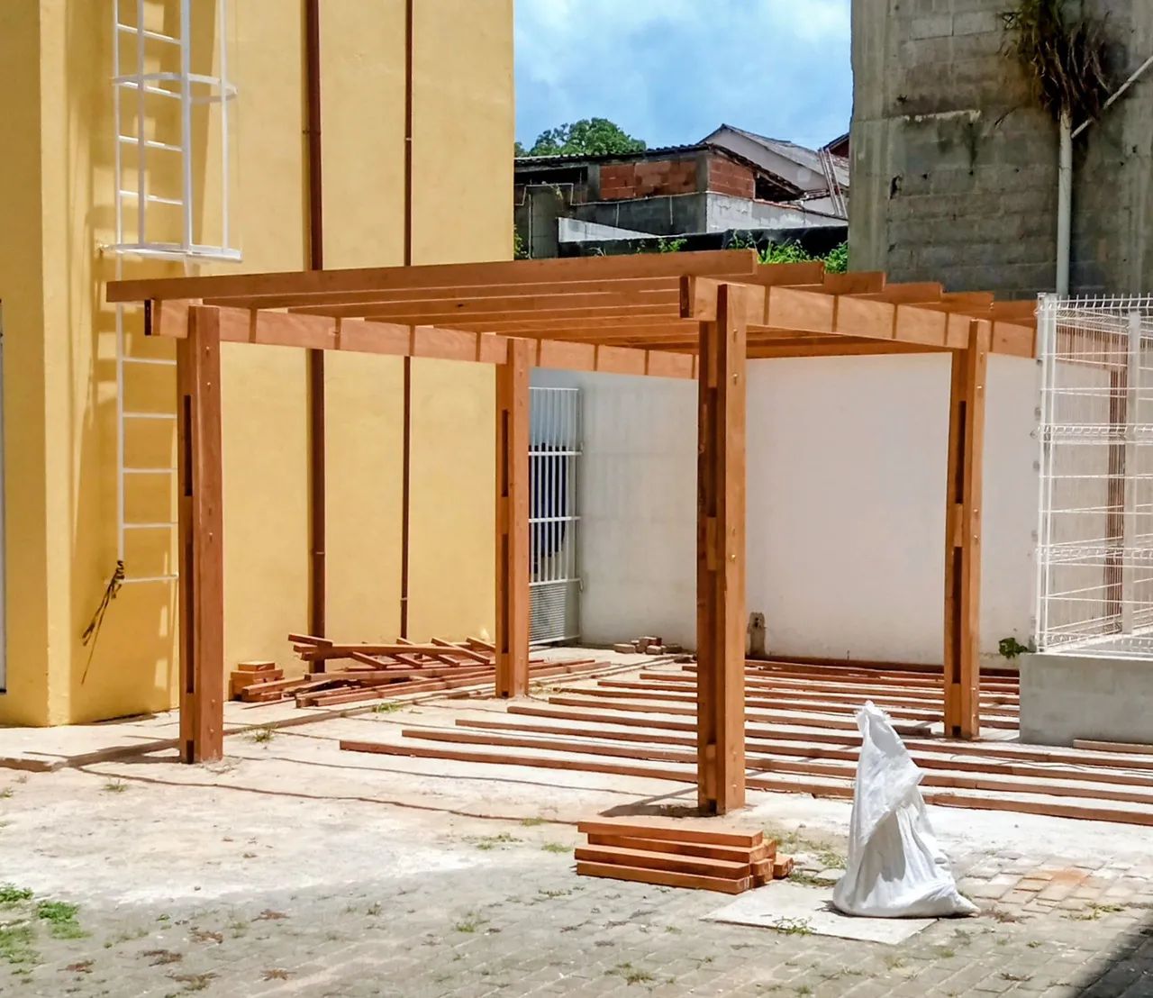 Pergolado em garapa