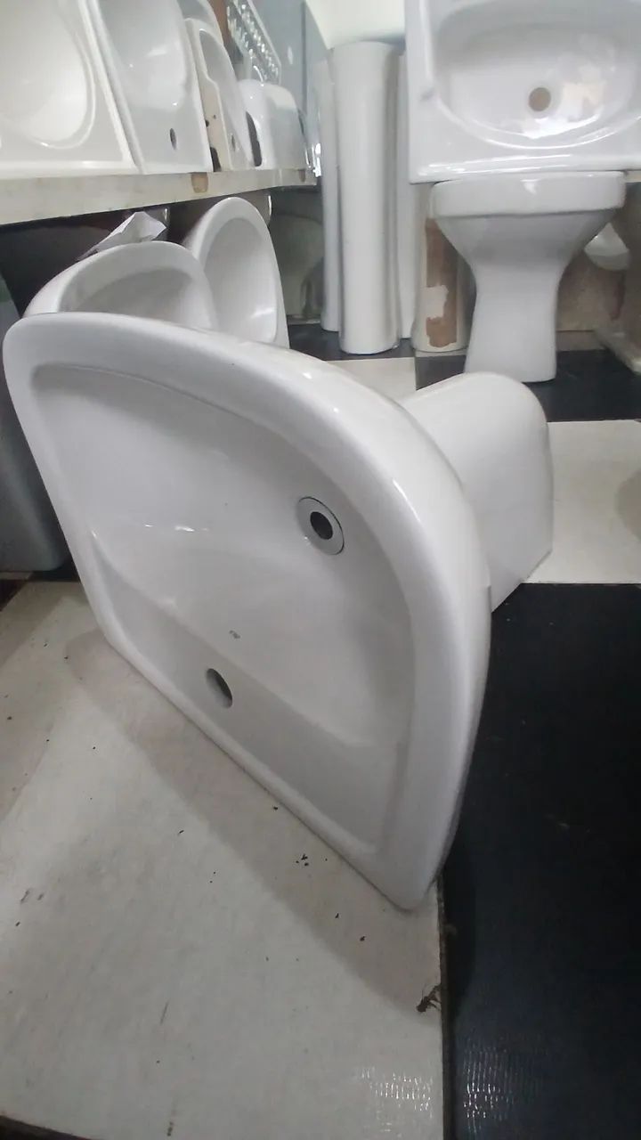 Pia Deca meia coluna Quadrada 