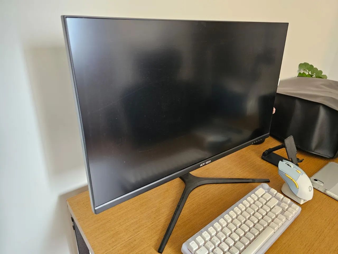 Monitor Gamer New Hero Titan 27 polegadas.<br>Tela  Ips Qhd 2k com 165hz <br>Hdmi E DisplayPort. - Foto 2