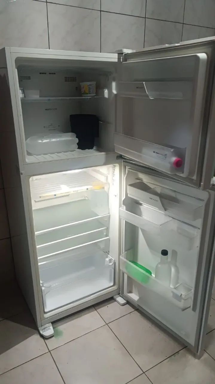 Geladeira perfeita entrego dou garantia hoje barato  - Foto 2